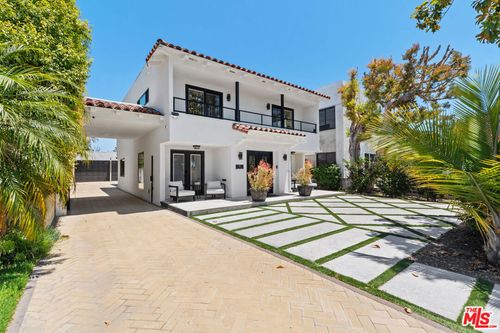 916 Santiago Ave, Long Beach, CA, 90814-1912 | Card Image