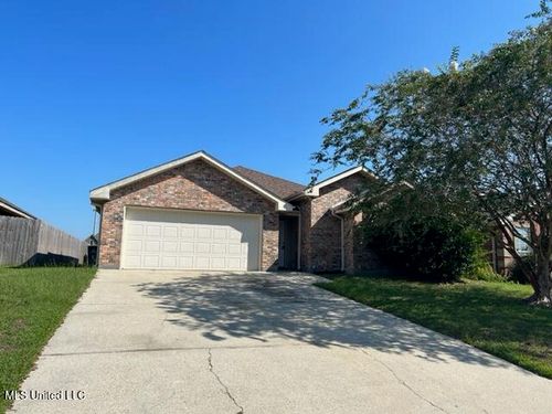 18044 Green Leaves Dr, Gulfport, MS, 39503-8093 | Card Image