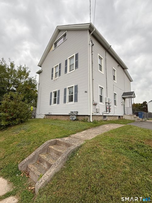 86 Austin St, New Britain, CT, 06051-2818 | Card Image