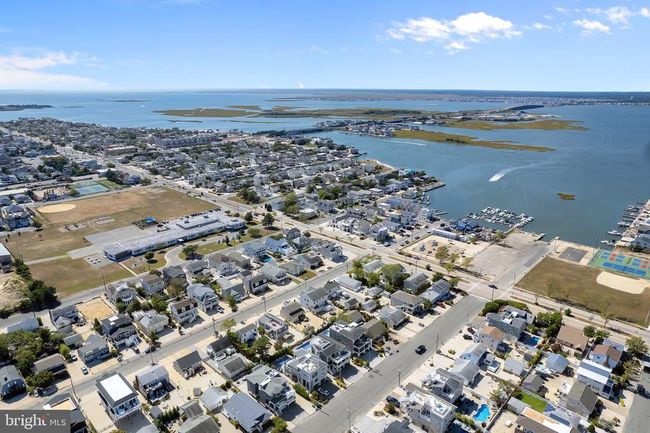 106 S Barnegat Ave, House other with 5 bedrooms, 2 bathrooms and null parking in Surf City NJ | Image 45