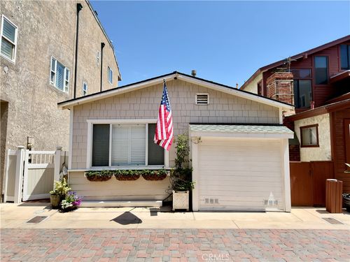 48 Surfside Ave, Surfside, CA, 90743-1001 | Card Image