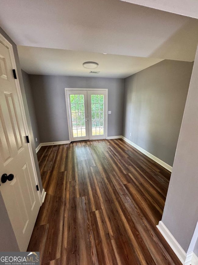 907 Holden Ln, Home with 2 bedrooms, 3 bathrooms and 2 parking in College Park GA | Image 6