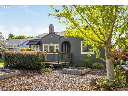 2105 Se 51st Ave, Portland, OR, 97215-3901 | Card Image