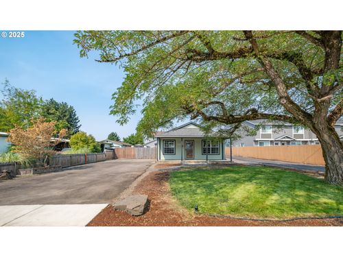 981 Wassom St, Lebanon, OR, 97355-1171 | Card Image