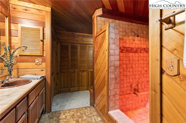 289 Grandview Dr, House other with 3 bedrooms, 2 bathrooms and null parking in Seven Devils NC | Image 37