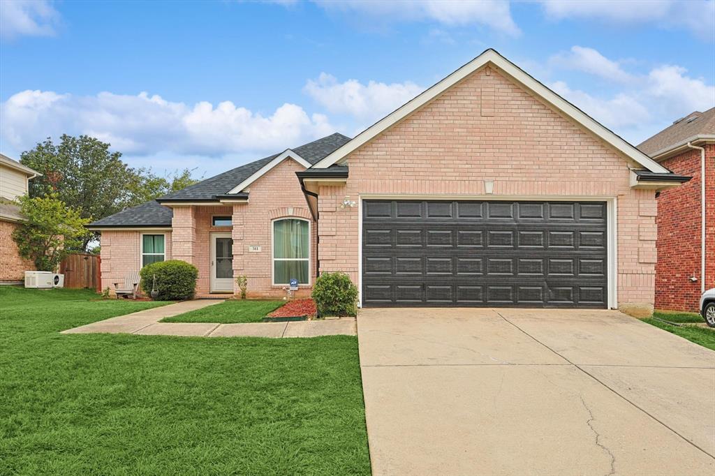 Briaroaks Dr, Lake Dallas, TX 75065