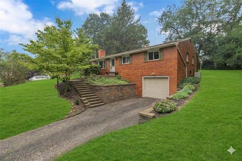 2204 27th St, Beaver Falls, PA, 15010-2334 | Card Image