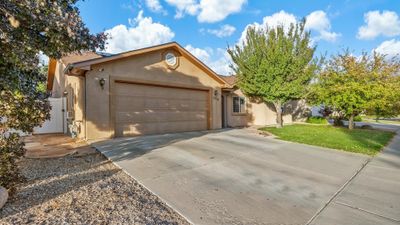 3012 Oakwood Drive, House other with 3 bedrooms, 2 bathrooms and null parking in Grand Junction CO | Image 2