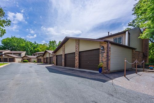 430-2442 Mendelssohn Ln N, Golden Valley, MN, 55427 | Card Image