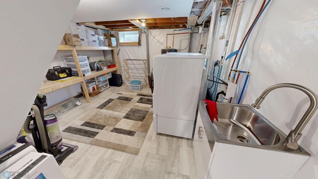 Huge Updated Laundry Room | Image 20