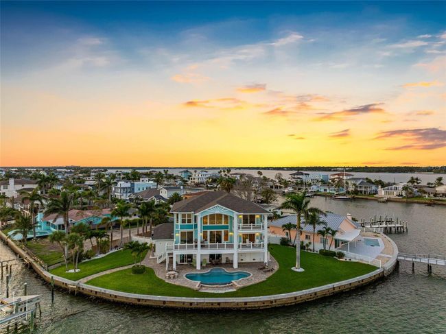 11000 8 Th St E, House other with 4 bedrooms, 5 bathrooms and null parking in Treasure Island FL | Image 5