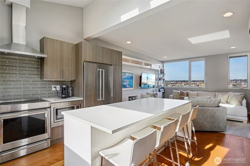 1230 W Emerson St, Seattle, WA, 98119-1318 | Card Image