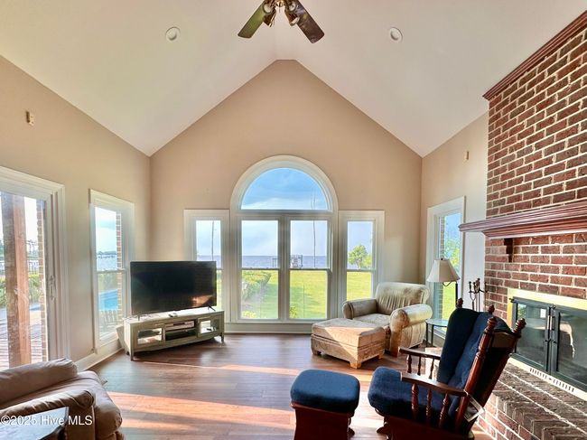 141 Baybreeze Dr, House other with 4 bedrooms, 6 bathrooms and 3 parking in Shiloh NC | Image 14
