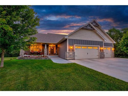 469 Dylan Ct, Hudson, WI, 54016-8284 | Card Image