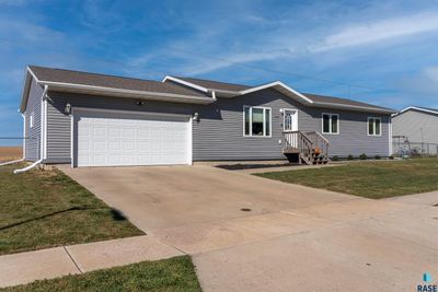 2701 Lyme Grass Ave, House other with 5 bedrooms, 2 bathrooms and null parking in Sioux Falls SD | Image 1