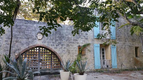 apt-b-2728 Calusa St, Miami, FL, 33133-3208 | Card Image