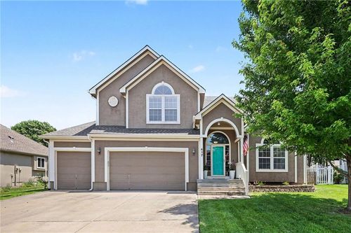 417 S Lakeshore Dr, Raymore, MO, 64083-9771 | Card Image