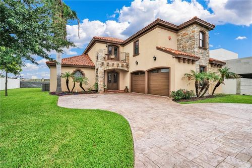2016 S 48th St, McAllen, TX, 78503-8132 | Card Image