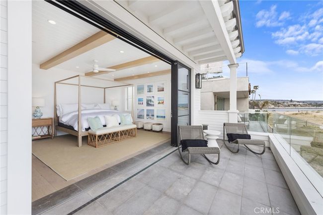 2148 E Oceanfront, House other with 5 bedrooms, 5 bathrooms and 3 parking in Newport Beach CA | Image 38
