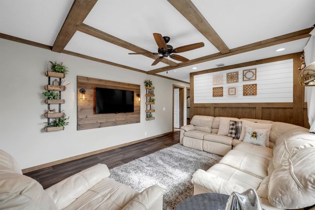 345 County Road 136 C, House other with 4 bedrooms, 2 bathrooms and null parking in Kingsland TX | Image 14