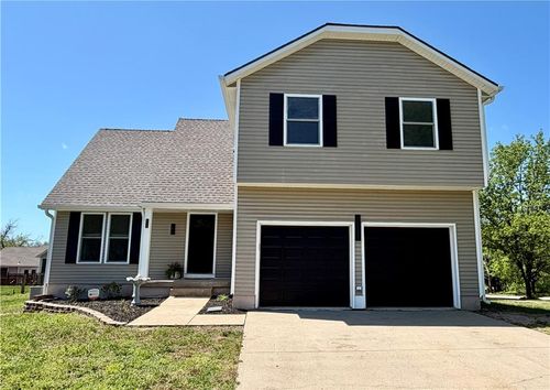 824 Elk Ln, Bonner Springs, KS, 66012-9608 | Card Image