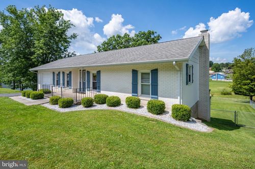 1056 Sunrise Dr, Oakland, MD, 21550-1736 | Card Image
