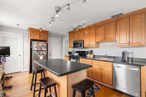 3-87 M St, Boston, MA, 02127-2378 | Card Image