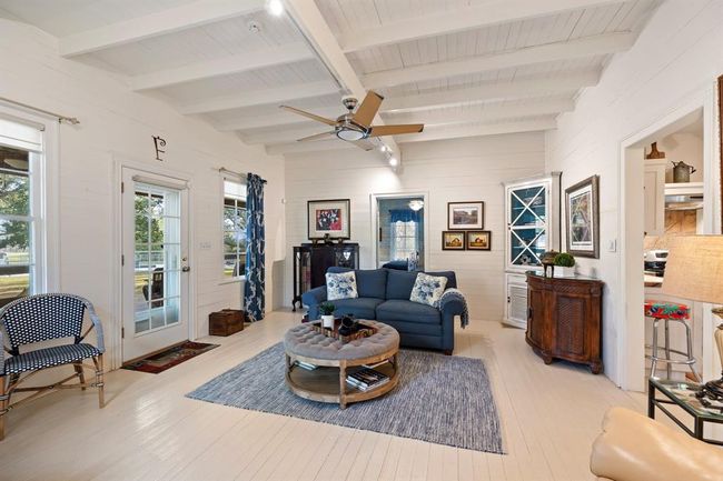 1585 Round Top Rd, Home with 6 bedrooms, 7 bathrooms and null parking in Round Top TX | Image 13