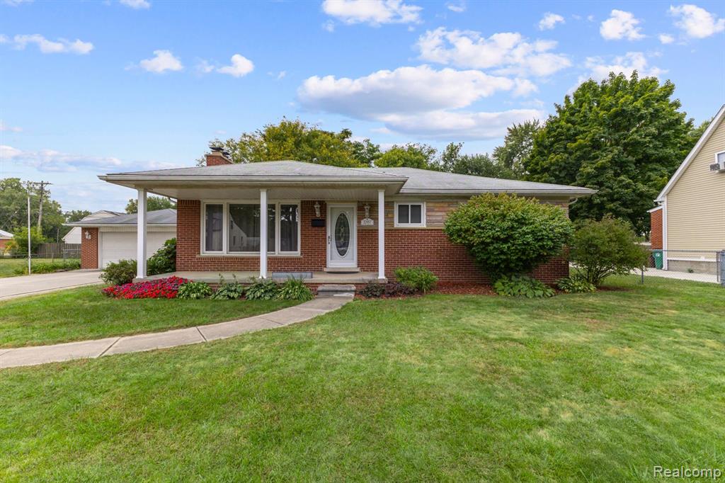 Brown St, Garden City, MI 48135