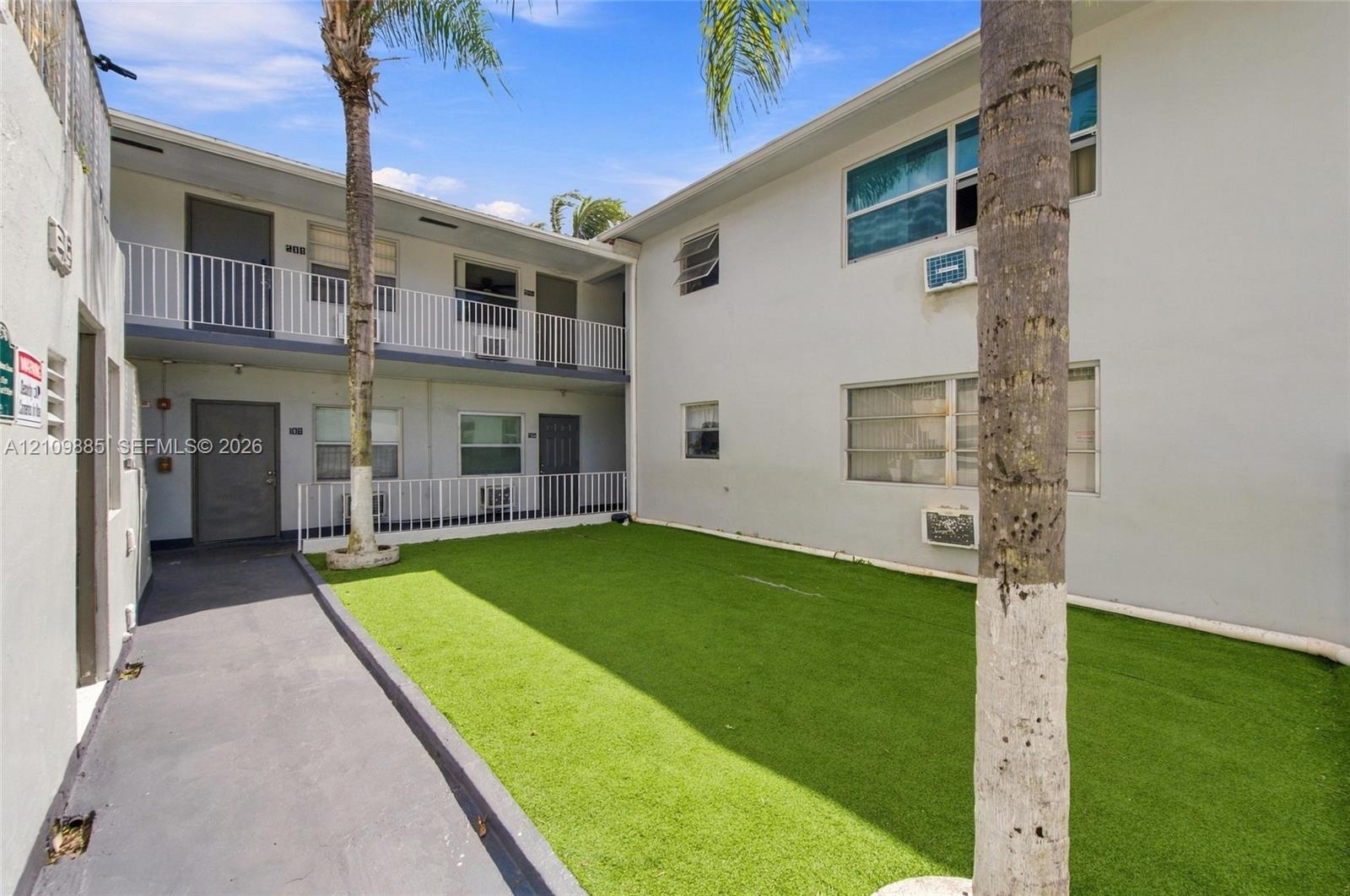 Residential Lease in Pembroke Pines