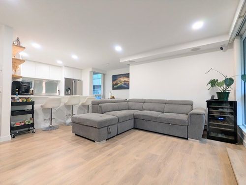 t6903-3980 Carrigan Crt, Burnaby, BC, V3N4S6 | Card Image