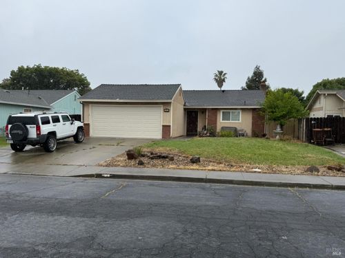 521 Thomas Circle, Suisun City, CA, 94585 | Card Image