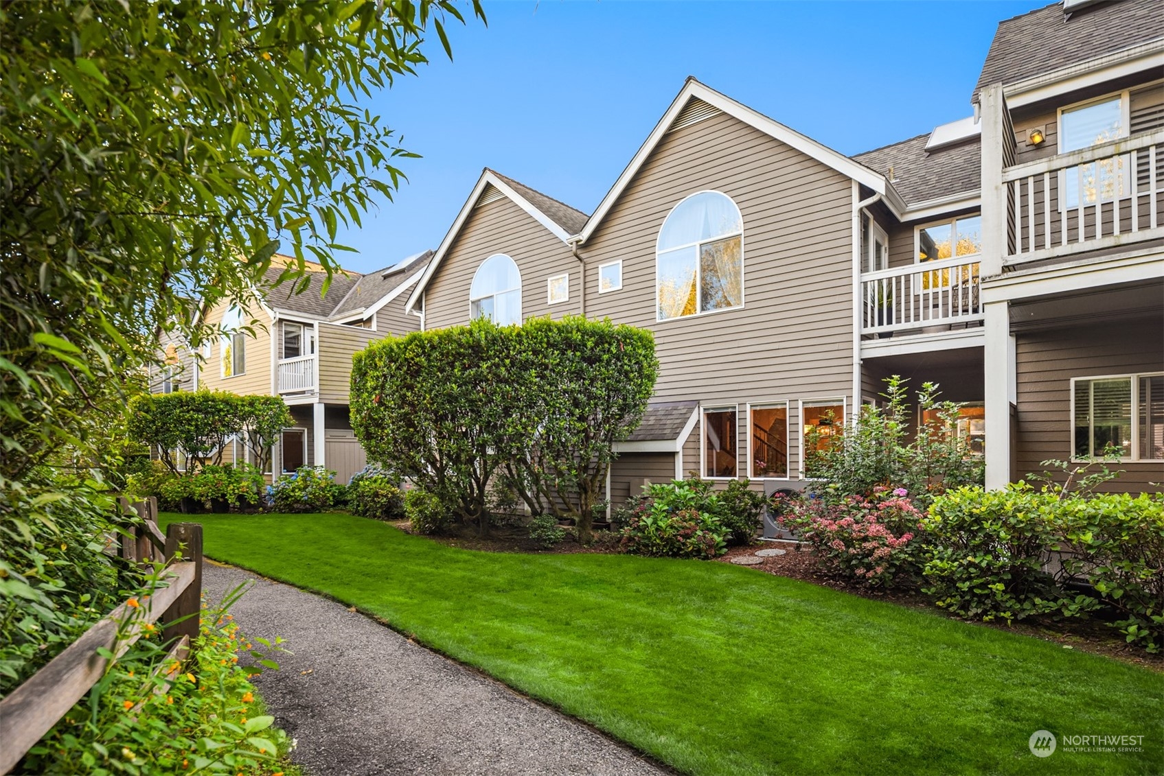 101st Way, Kirkland, WA 98033