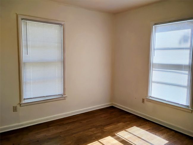 Hardwood Floors! | Image 10