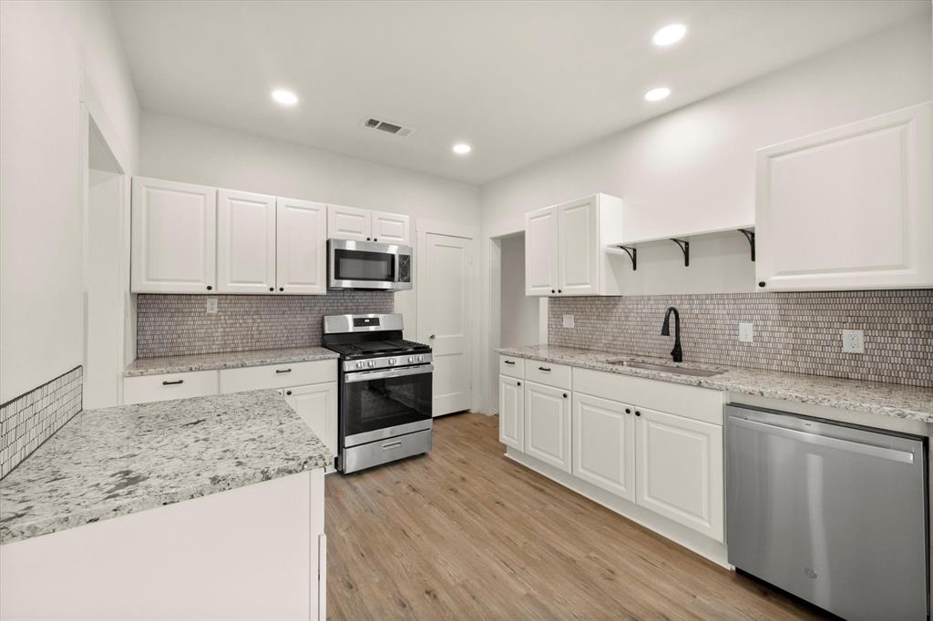 Woodlawn Ave, Corsicana, TX 75110