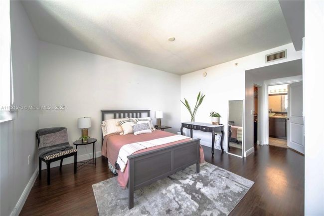 APT-2201 - 1250 S Miami Ave, Condo with 2 bedrooms, 2 bathrooms and null parking in Miami FL | Image 15