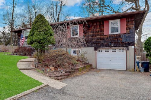 24 Milburn Rd, Sound Beach, NY, 11789-2327 | Card Image