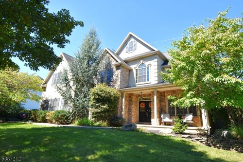 2142 Fieldstone Dr, BETHLEHEM, PA, 18015-5522 | Card Image