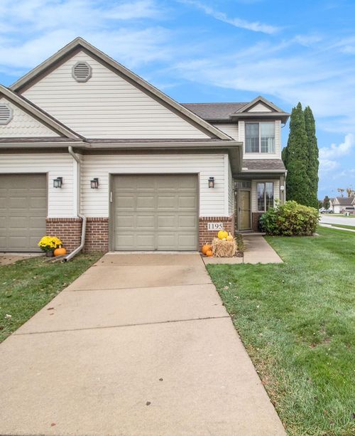 1195 Wright Ln, Milan, MI, 48160-1464 | Card Image