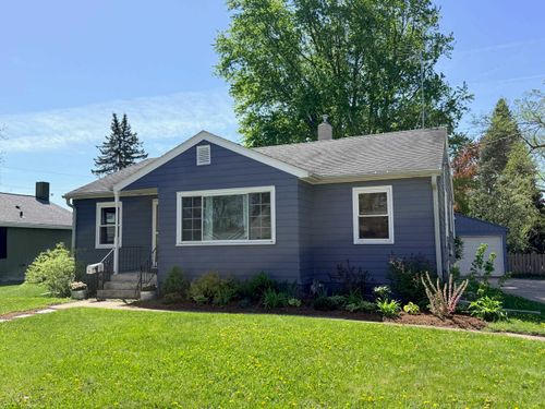 893 Prairie Street, Prairie Du Sac, WI, 53578 | Card Image