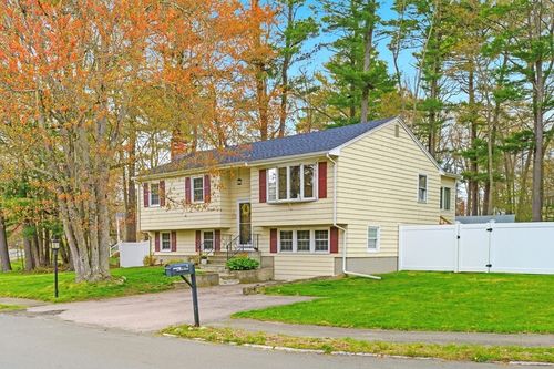 8 Bicknell St, Foxboro, MA, 02035-2808 | Card Image