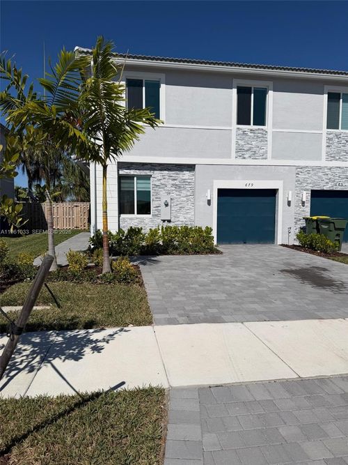 679-679 Se 13th Street Cir, Homestead, FL, 33034-3464 | Card Image