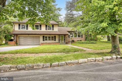 10 E Ridge St, CARLISLE, PA, 17013-3925 | Card Image