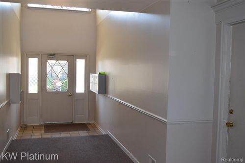 45-19809 Ridgemont St, Saint Clair Shores, MI, 48080-3328 | Card Image