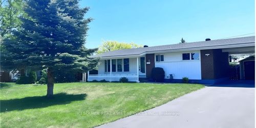 8 Vanson Ave, Nepean, ON, K2E6A8 | Card Image