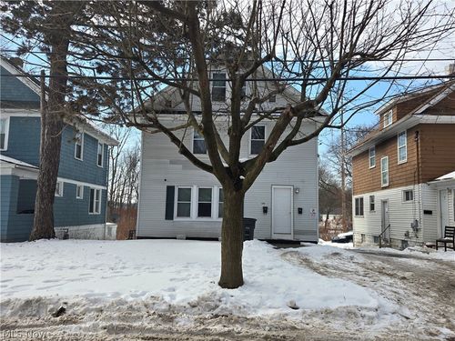 1268 Pondview Ave, Akron, OH, 44305-3366 | Card Image