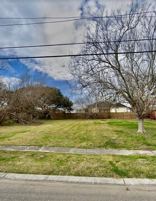 1900 Aycock St, Arabi, LA, 70032-1421 | Card Image