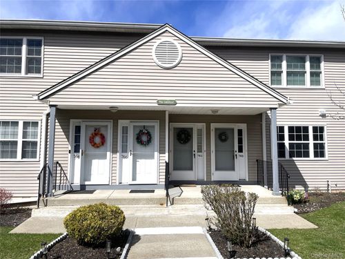 760-760 E Crooked Hill Rd, Pearl River, NY, 10965-1186 | Card Image