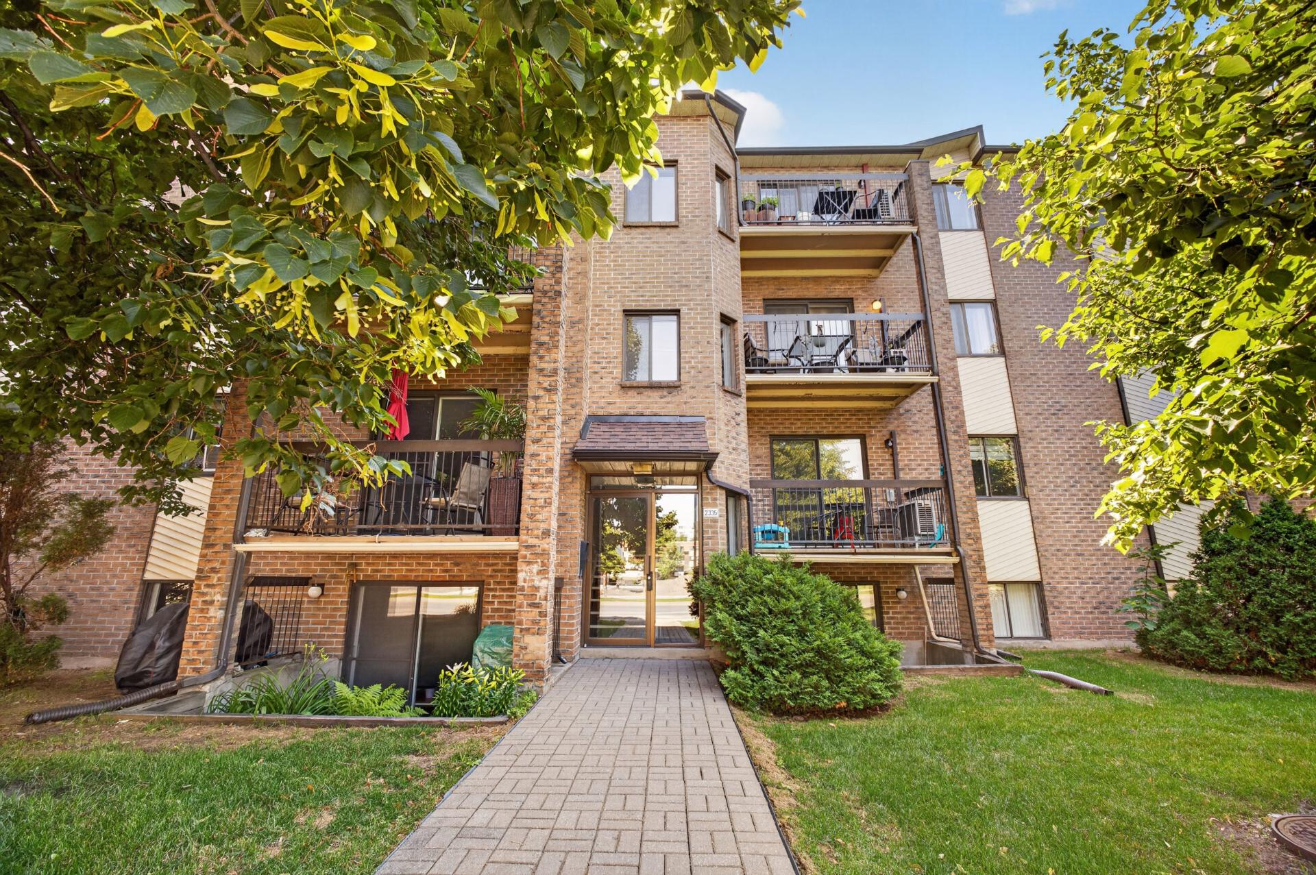 Residential in Longueuil (Saint-Hubert) 5