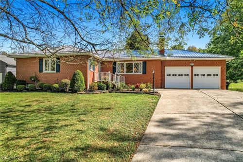 3275 Beechwood Dr, Hubbard, OH, 44425-1324 | Card Image